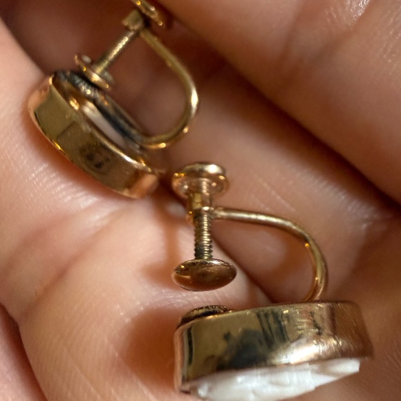 VINTAGE 12K.CAMEO EARRINGS - Picture 3 of 3